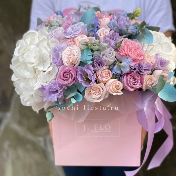 Цветочный бокс MAXI CUBE в Красной Поляне