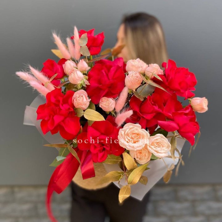 Джутовое кашпо "Любовь Лолиты" в Красной Поляне