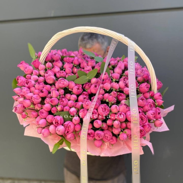 Корзина роз Мисти Баблс 101 в Красной Поляне