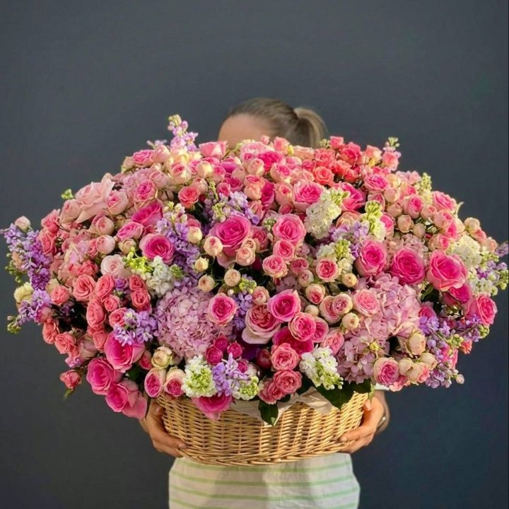 Цветочная корзина гигант №5 в Красной Поляне