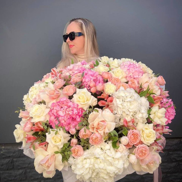 Корзина "Valzer dei fiori" в Красной Поляне