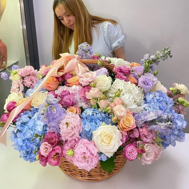 Авторская корзина "Extra" с доставкой в Красной Поляне