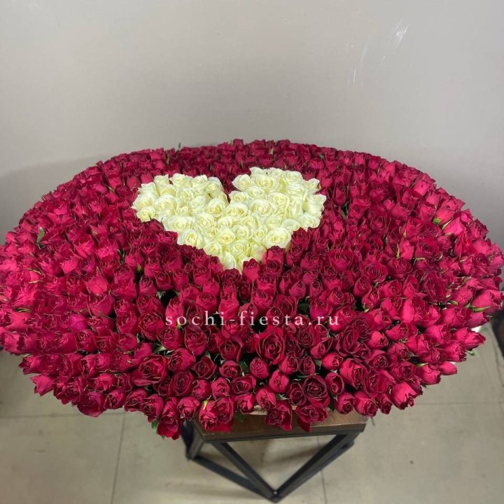 501 роза в корзине в Красной Поляне