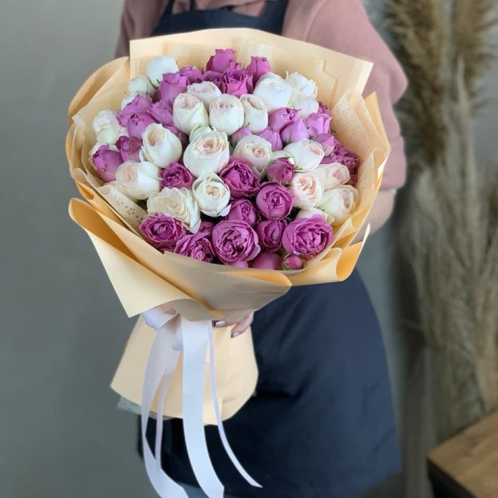 Букет кустовых роз Juliana в Красной Поляне