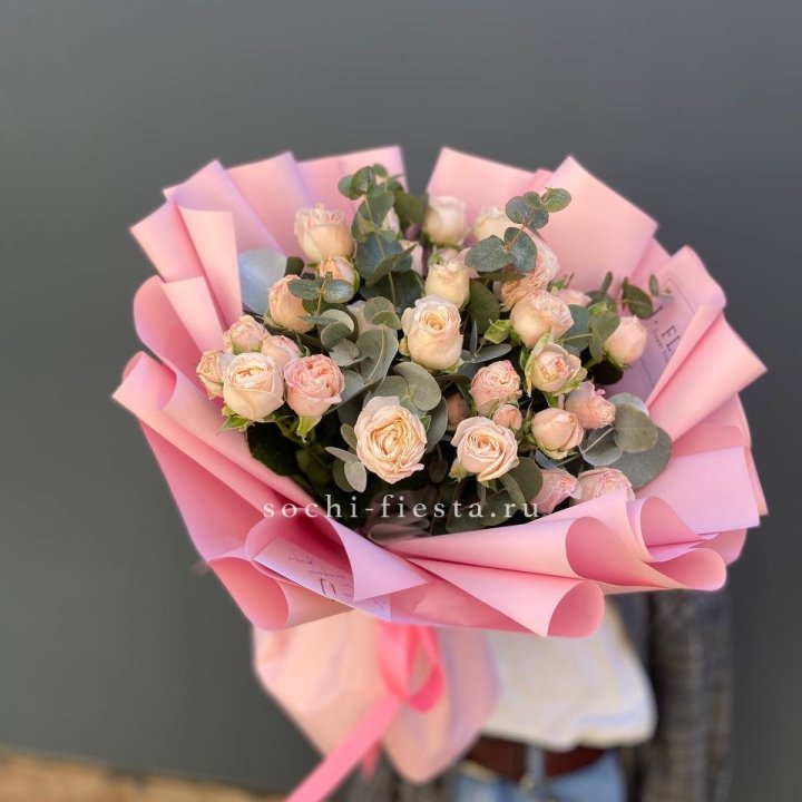 Букет пионовидных роз Cute Love в Красной Поляне