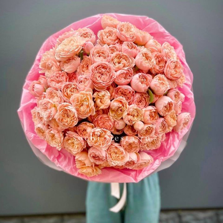 Букет кустовых пионовидных роз Джульетта "Принцесса" в Красной Поляне