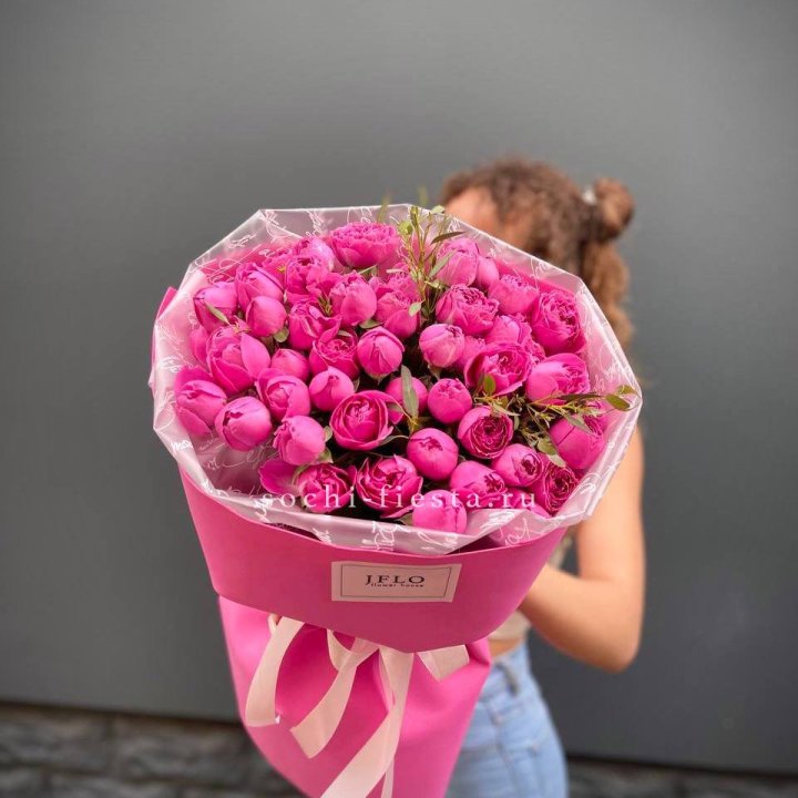 Кустовые розы букет Pink Мисти Баблс с доставкой в Красной Поляне