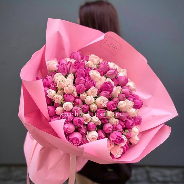 51 кустовая роза Misty Bomb в Красной Поляне