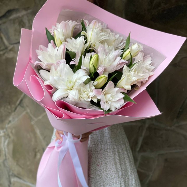 Букет пионовидных лилий №1 в Красной Поляне