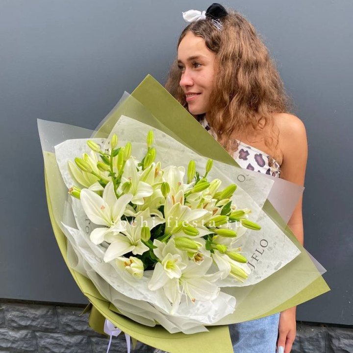 Букет  лилий "Изумруд" в Красной Поляне