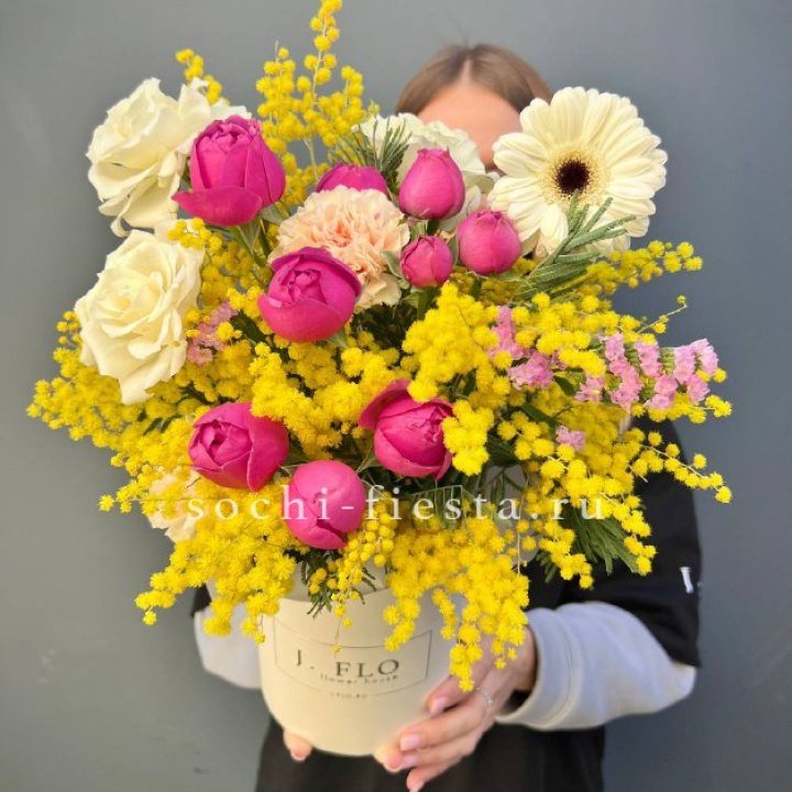 Цветы в боксе "Слобода" в Красной Поляне