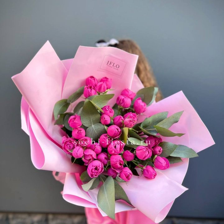 Пионовидные розы Bubbles с доставкой в Красной Поляне