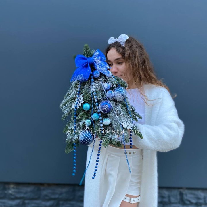 Новогодняя елочка "BLUU" в Красной Поляне