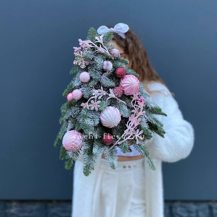 Новогодняя елочка "Rose" в Красной Поляне