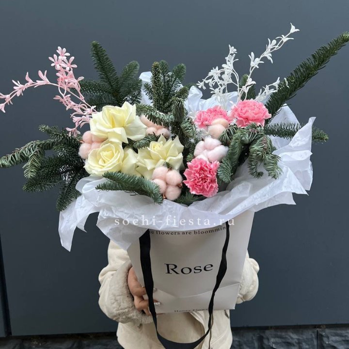 Цветочная сумка с нобилисом в Красной Поляне