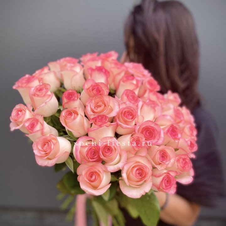 Охапка Роз Джумилия в Красной Поляне