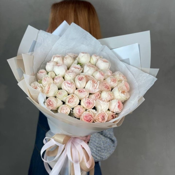 Букет пионовидных роз Pure Love в Красной Поляне