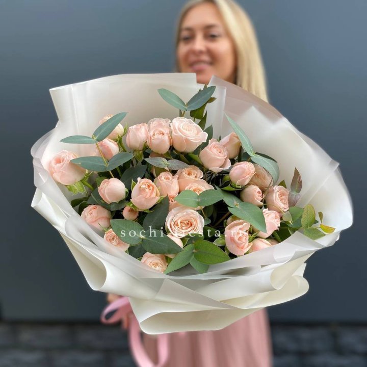 Букет кустовых роз "FRESH" в Красной Поляне