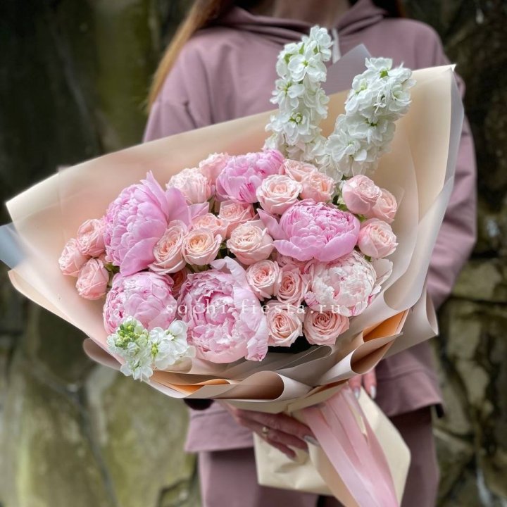 Букет с пионами №1 в Красной Поляне