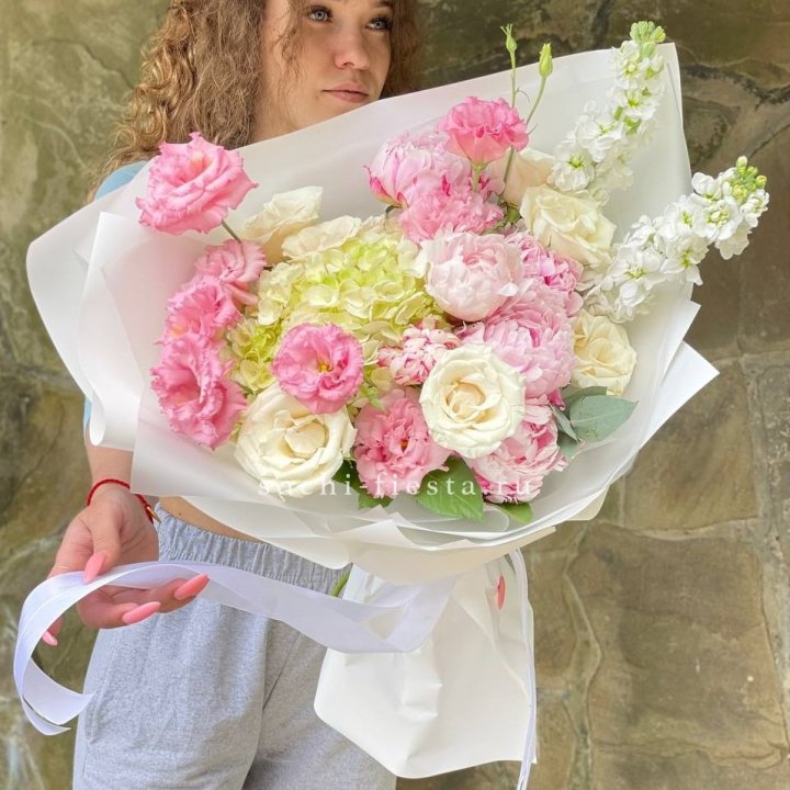Букет с пионами №3 в Красной Поляне