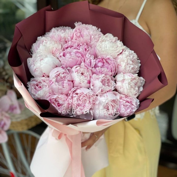 Букет 17 зефирных пионов в Красной Поляне