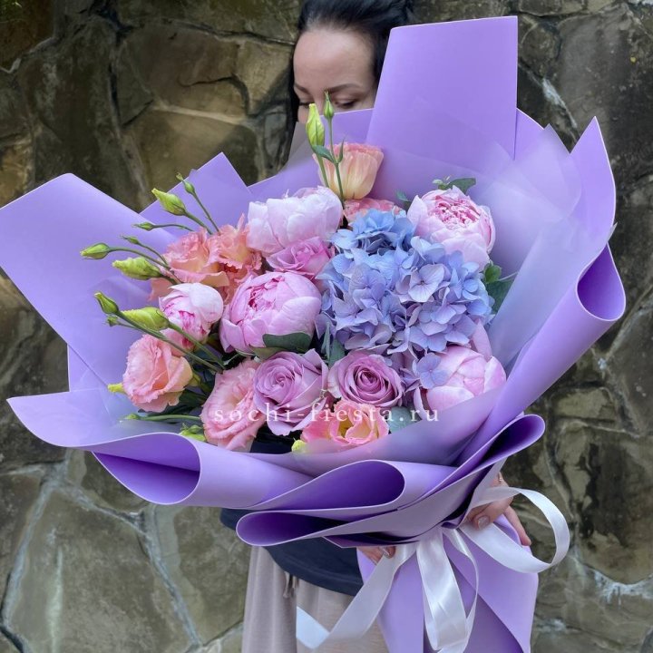 Букет с пионами "Blue Lagoon" в Красной Поляне