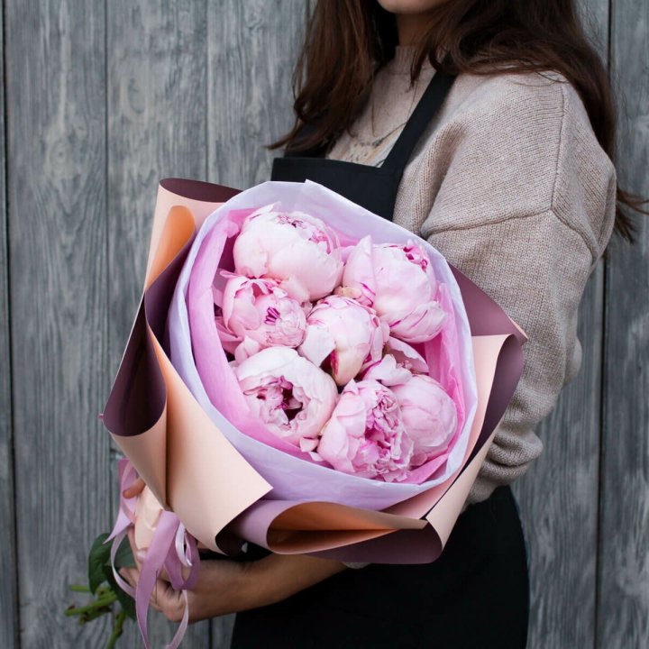 7 зефирных пионов в оформлении в Красной Поляне