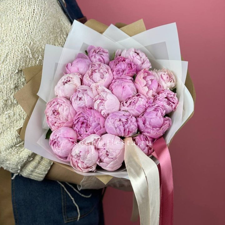 Букет из 21 пионов в Красной Поляне