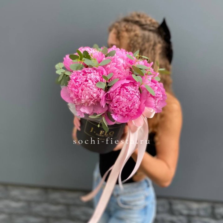 Дизайнерский цилиндр "Flemmi" в Красной Поляне