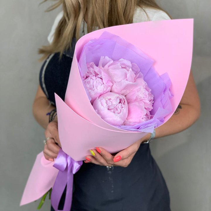 Букет пионов "Файв" в Красной Поляне