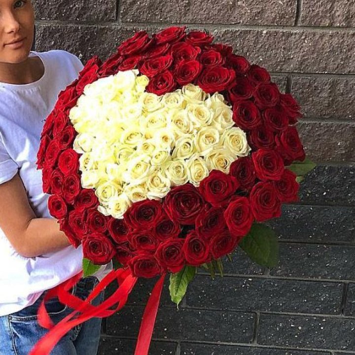 101 роза "Сердце" в Красной Поляне