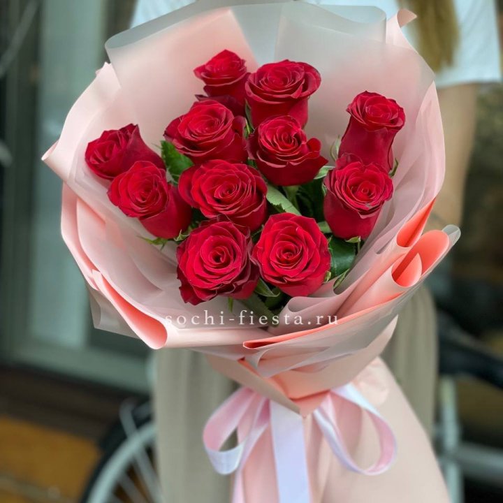 Букет красных роз "Мадам ред" в Красной Поляне
