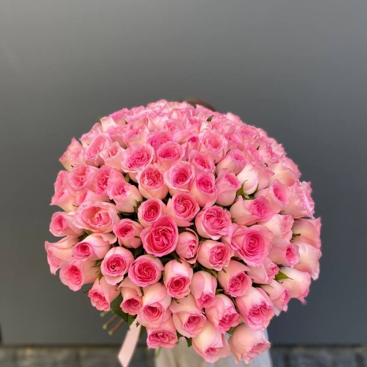 101 розовая роза с доставкой в Красной Поляне