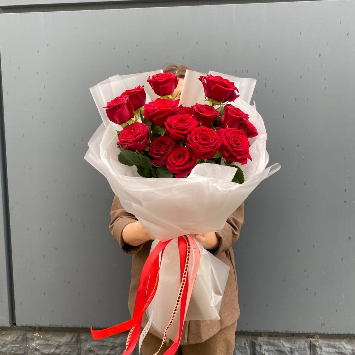 15 высоких роз  в Красной Поляне