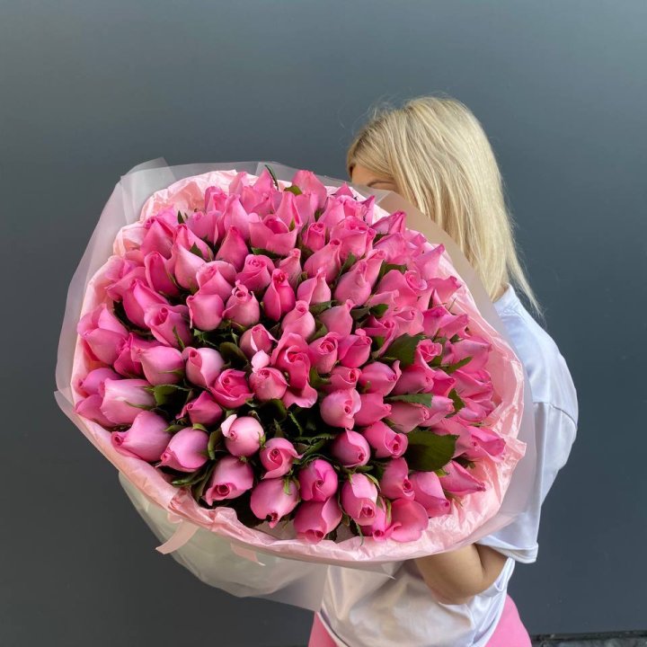 101 розовая роза "Опала" с доставкой в Красной Поляне