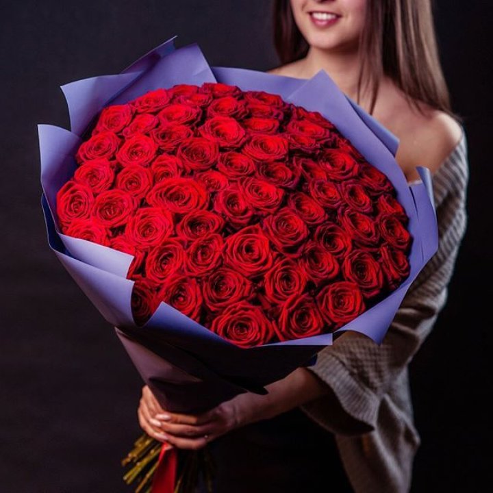 71 красная роза в Красной Поляне