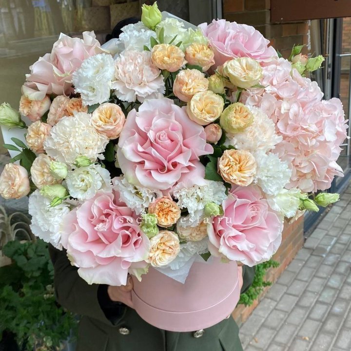 Авторский бокс French Rose №2 с доставкой в Красной Поляне