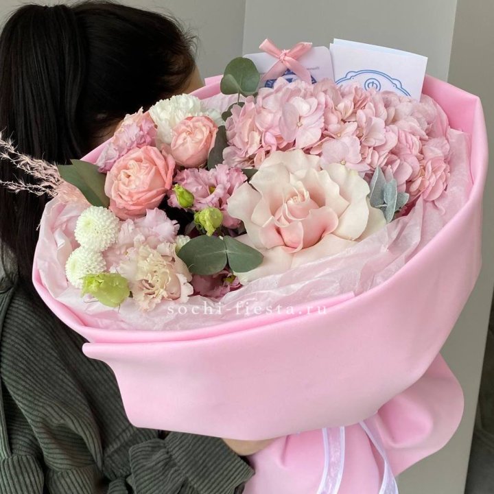 Авторский букет "Pinky" в Красной Поляне