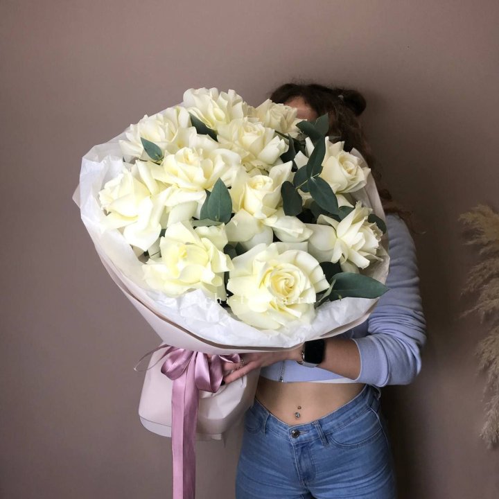 11 Белых французских роз WhiteNice с доставкой в Красной Поляне