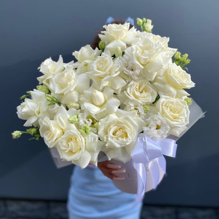 Коробка с цветами "Swan" в Красной Поляне