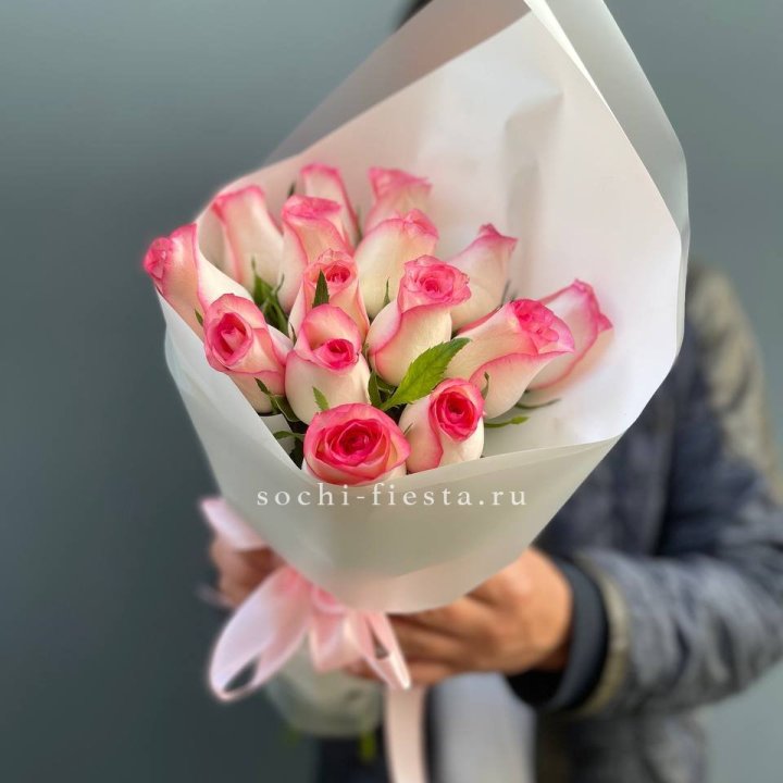 15 роз "Джумилия" в Красной Поляне