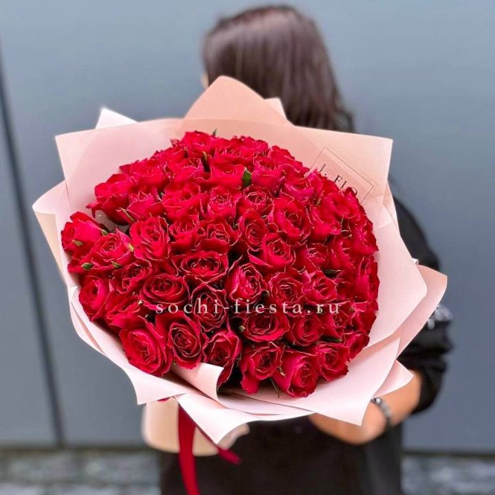 55 кенийских роз в Красной Поляне
