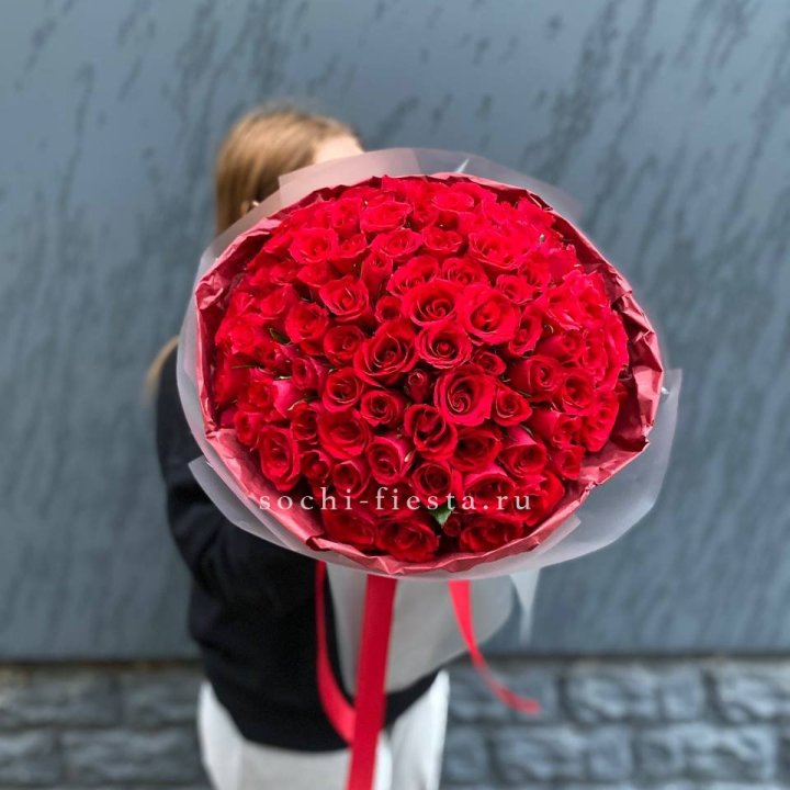 101  красная кенийская роза  с доставкой в Красной Поляне