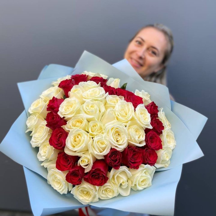 51 роза "Сердце" в Красной Поляне