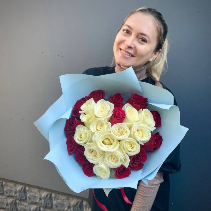 27 роз "Сердце" в Красной Поляне