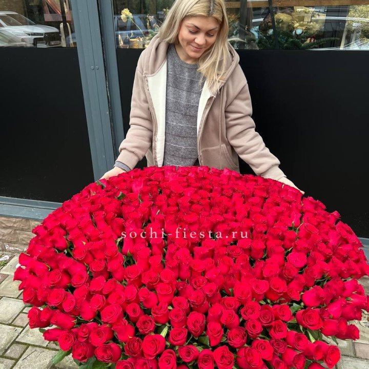 501 красная роза в корзине в Красной Поляне