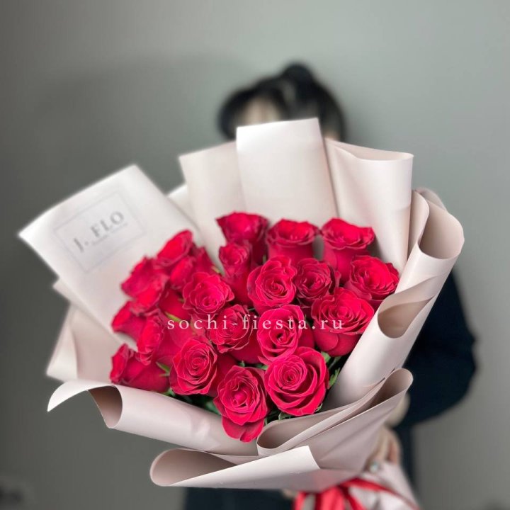 21 красная роза  в Красной Поляне