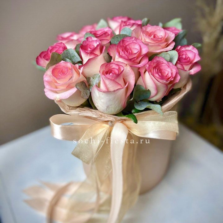 19 Роз Джумилия в коробке в Красной Поляне