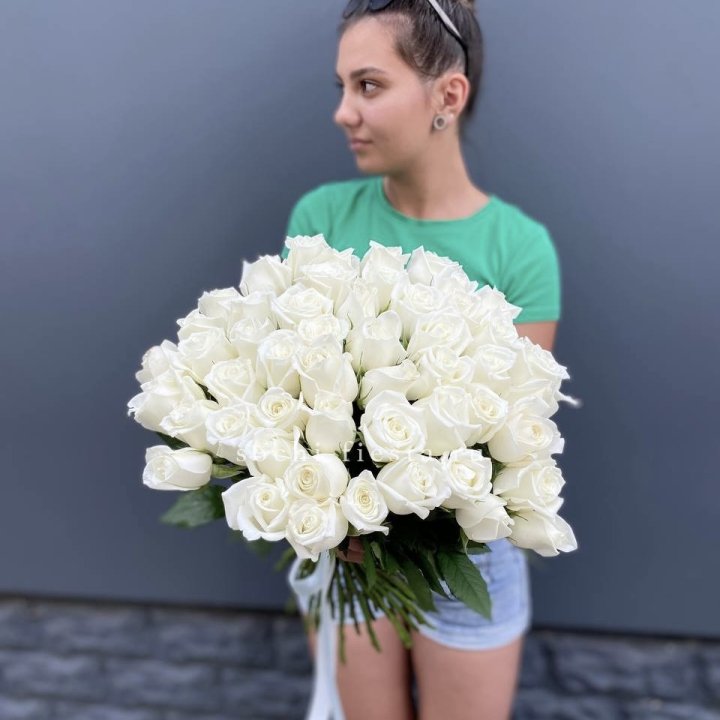 51 белая роза в Красной Поляне