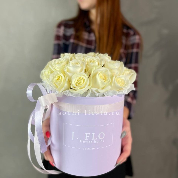 25 роз в Цилиндре BLUE в Красной Поляне